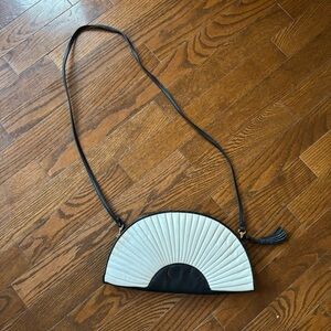 Vintage Black and White Fan-Shaped Women's Bag